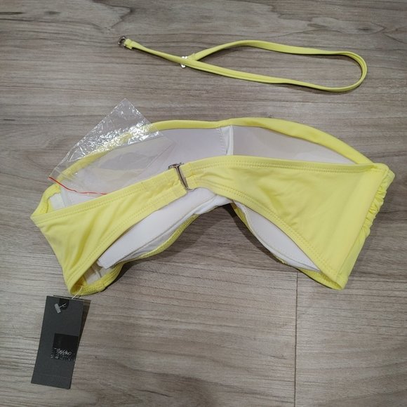 Size large yellow bikini top with removable straps - Picture 2 of 2